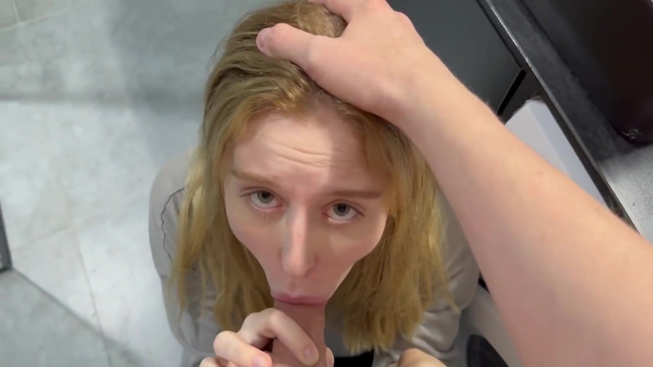 Stepsister Gave A Blowjob And Gave Herself To Be Fucked Until Her Parents Returned