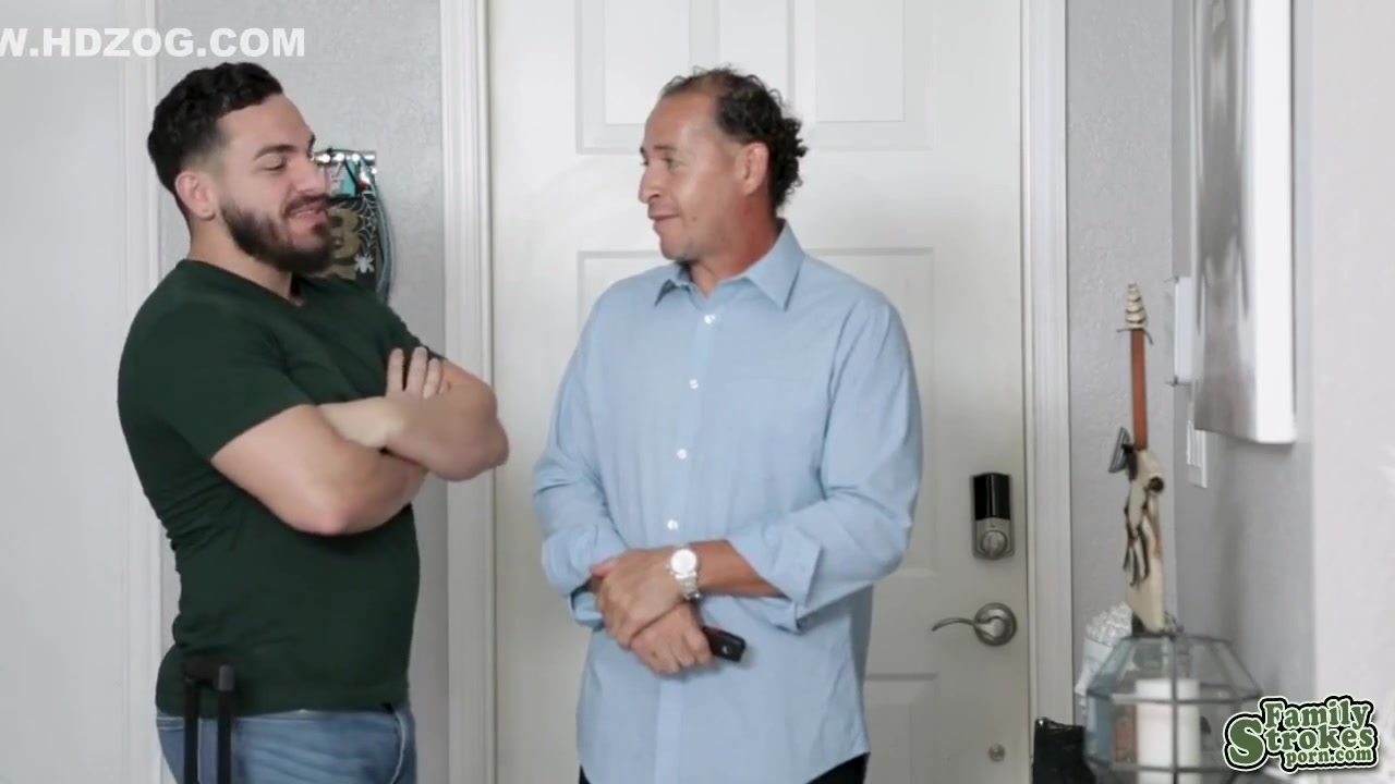 Nikki Invites Peter To Have Sex To Be Stepsis