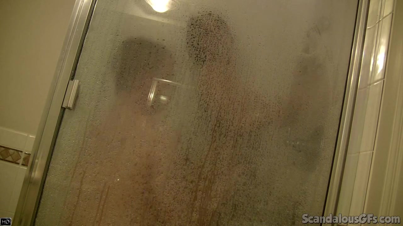 Hotty Bobbi get Shower and the guy licking her pussy