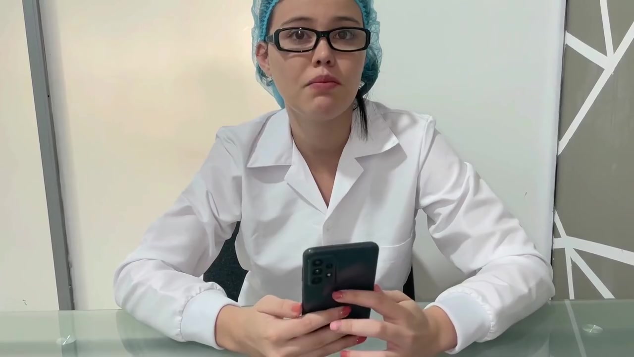 Doctora Muy Cachonda Me Revisa Mis Partes Intimas Muy Bien Y Me Calienta Para Follarla