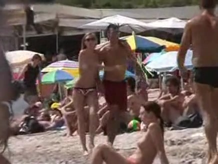 Amateur sex vid made on the beach