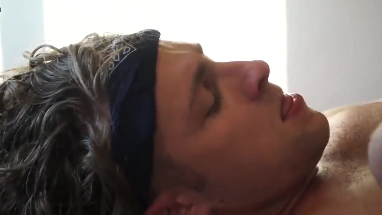 Two Sweaty Twinks Barebacking