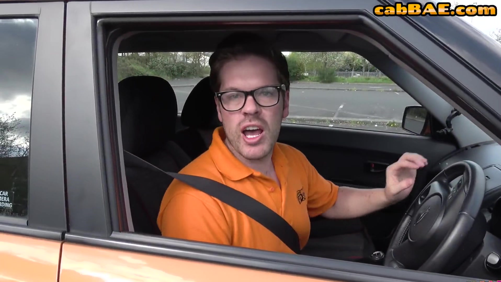 Cumthirsty hot bae cockriding guy in car