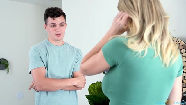 Stepmoms Sexy Socials - S3:E6 - Momlover