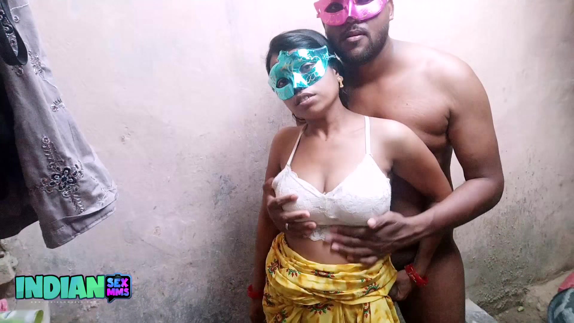 Indian Village Couple Seducing Each Other Early Morning Hardcore Sex