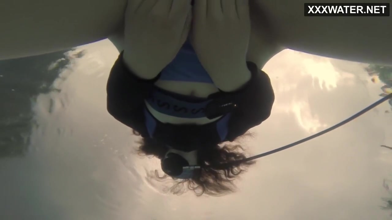 Hot Underwater Babe Emi The Mermaid