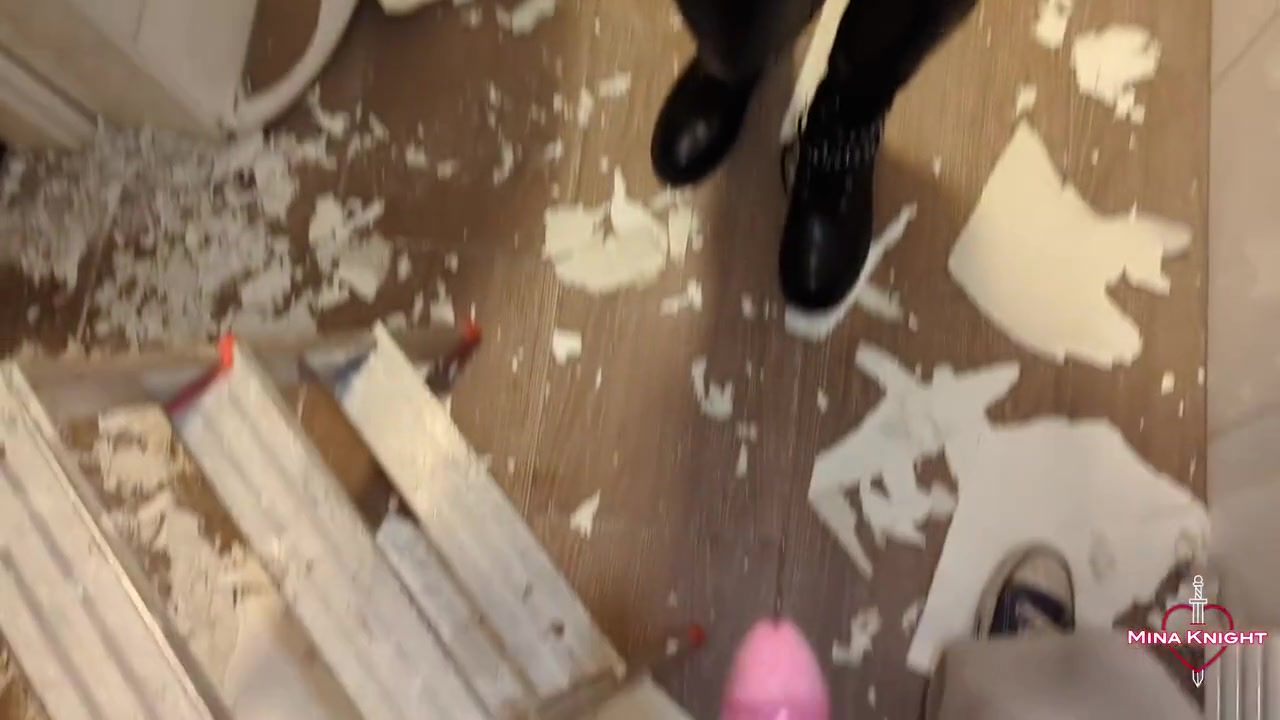 Blowjob For The Craftsman