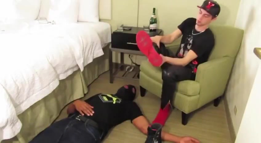 Sneaker master boy feet
