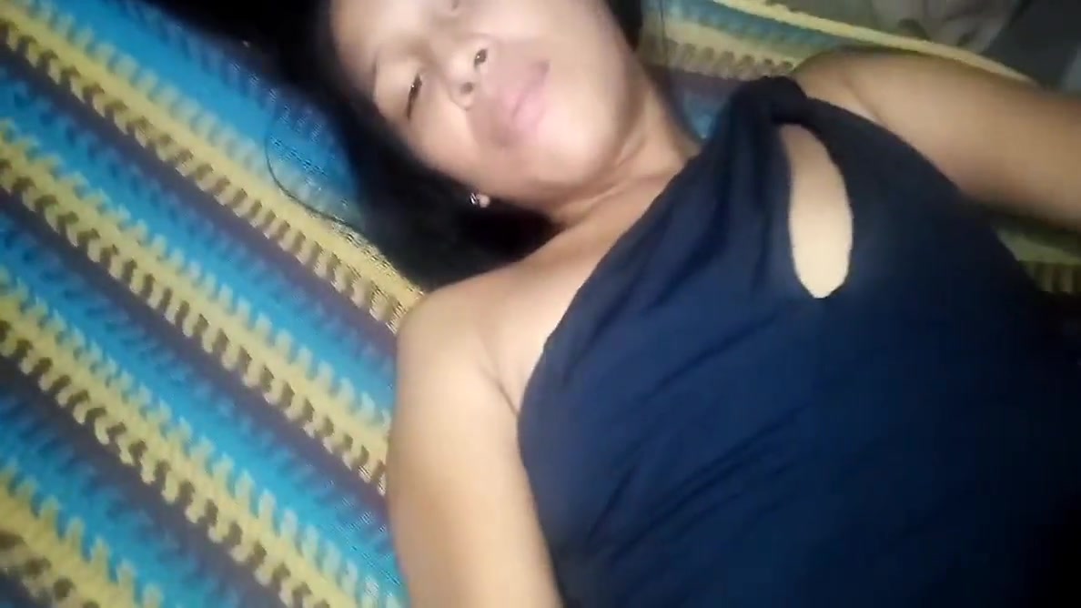 M A - Venezuelan Rubs Her Vagina And Puts Her Fingers In A Hammock
