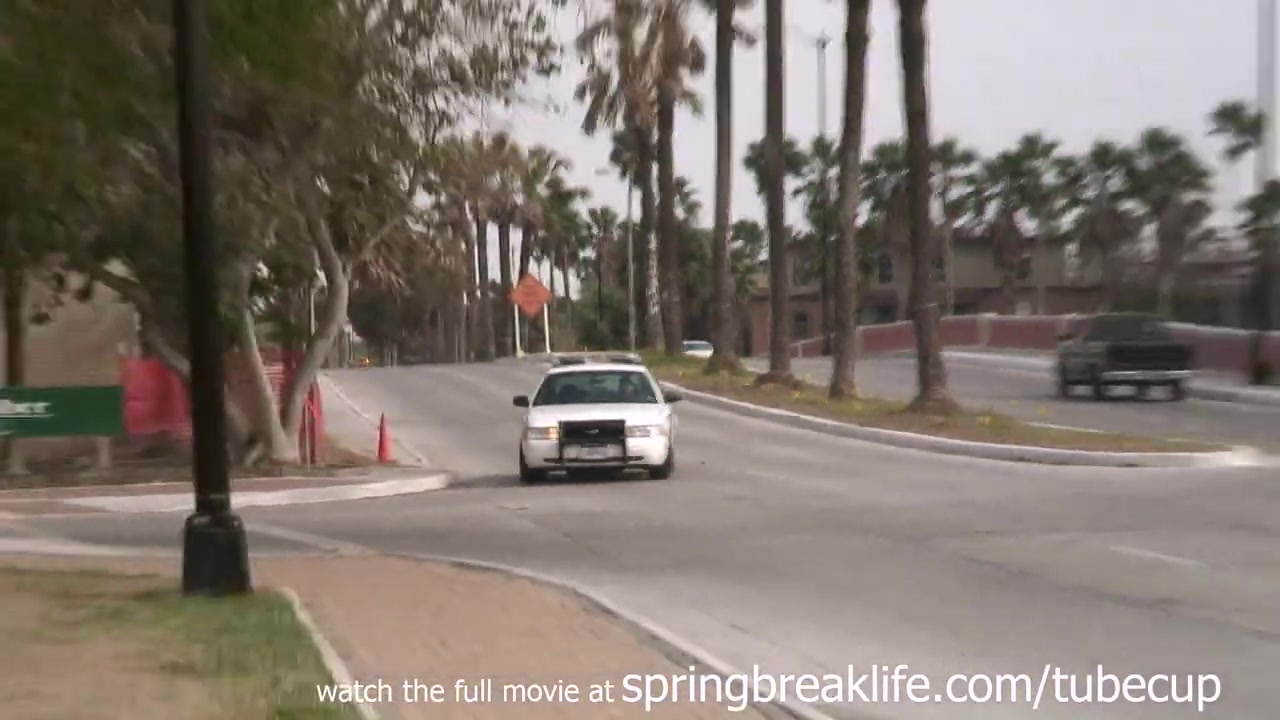 SpringBreakLife Video: Flashing At The Mexican Border