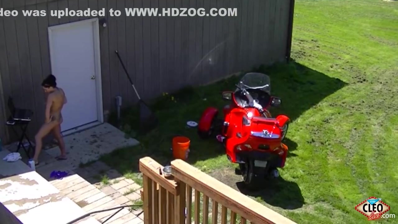 Neighbor Masturbates In The Back Yard For A Hot Cam Show! With Its Cleo