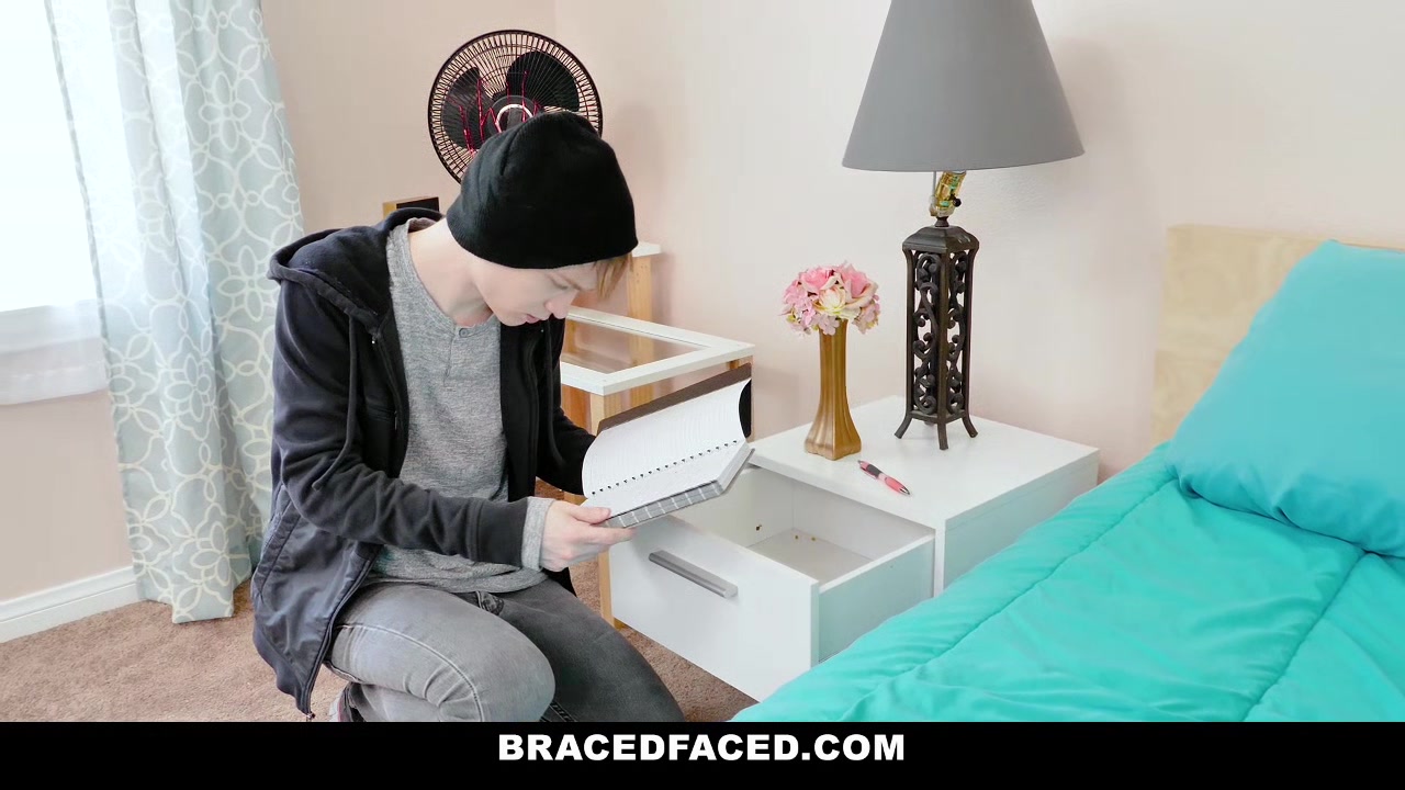 BraceFaced - Young Virgin Fucks Nerdy Guy