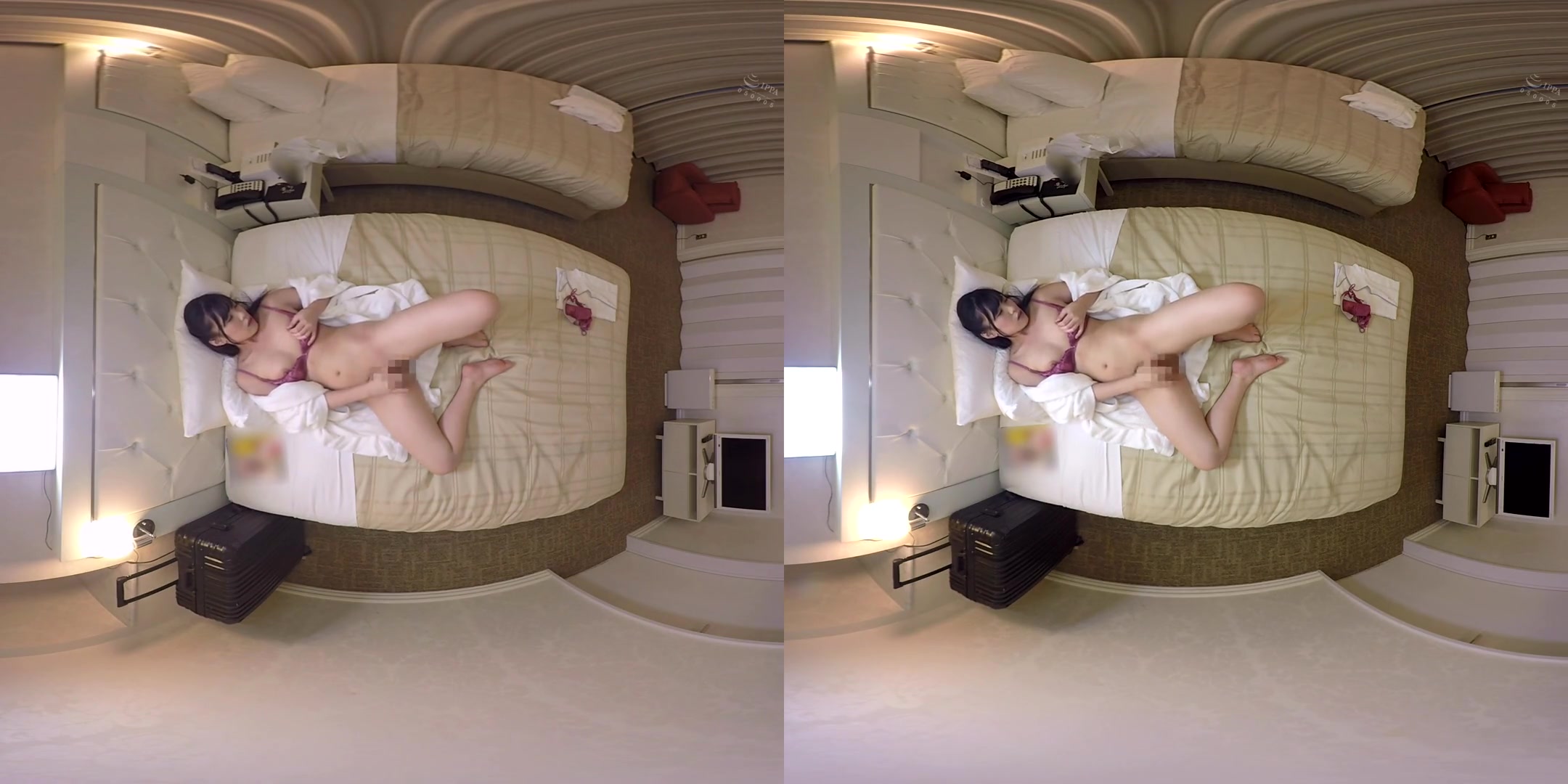 Sneaking In to the Girl's Only Hotel and Spying on the Masturbating OL; peeping Japanese JAV fingering masturbation