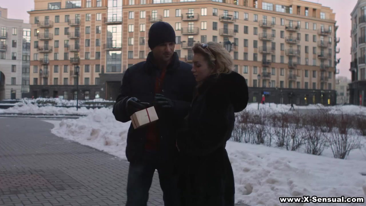 Sonya Sweet in Intimacy with a stranger