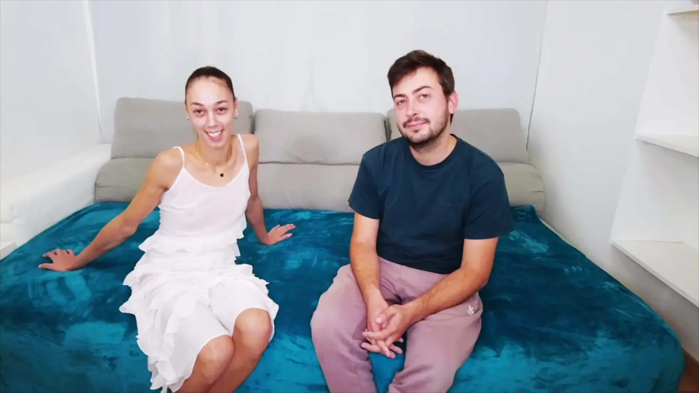 Alice is on a pleasure mission! - Jacquie et Michel TV