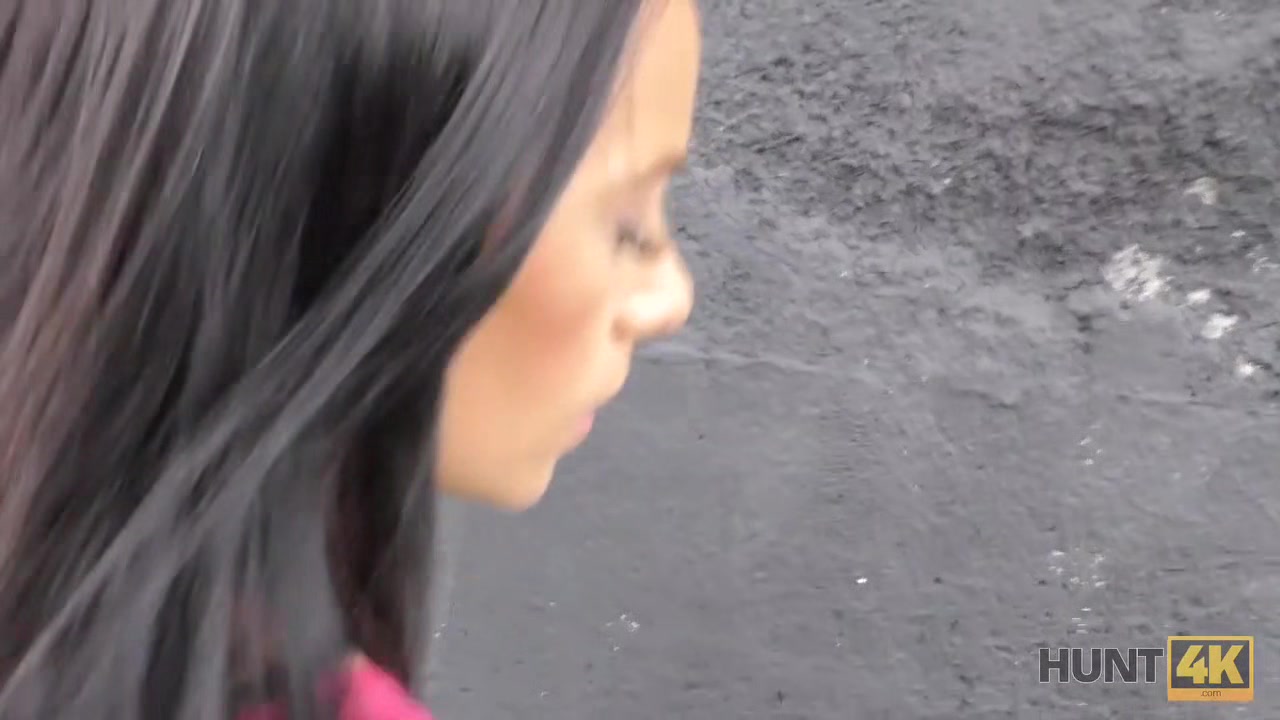 HUNT4K. Rich guy picks up beautiful chick in front of her boyfriend