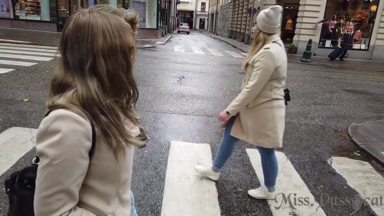 Holiday In Stockholm Turns Into 3waylesbian Glowstick Pussy Gaping Eating Party