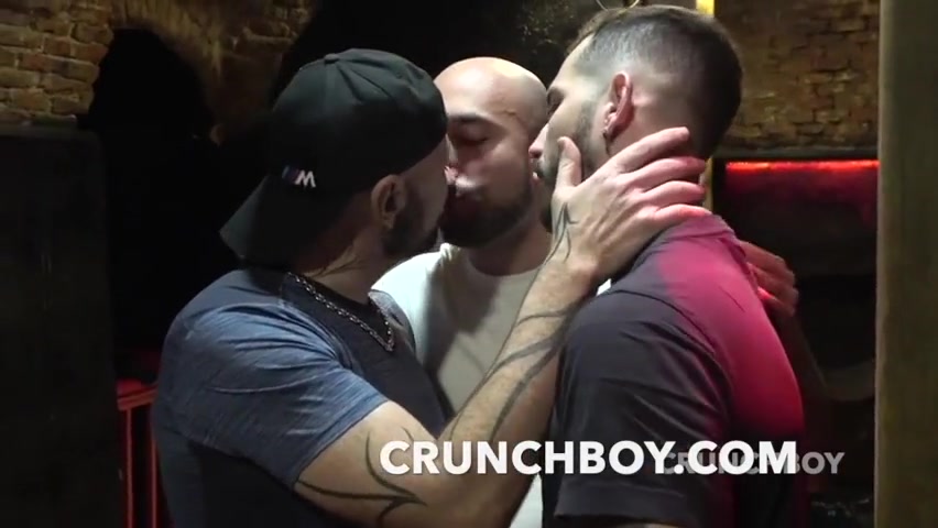 Bareback Threeomse Sex With And - Jess Royan, Ricky Hard And Max Fendez