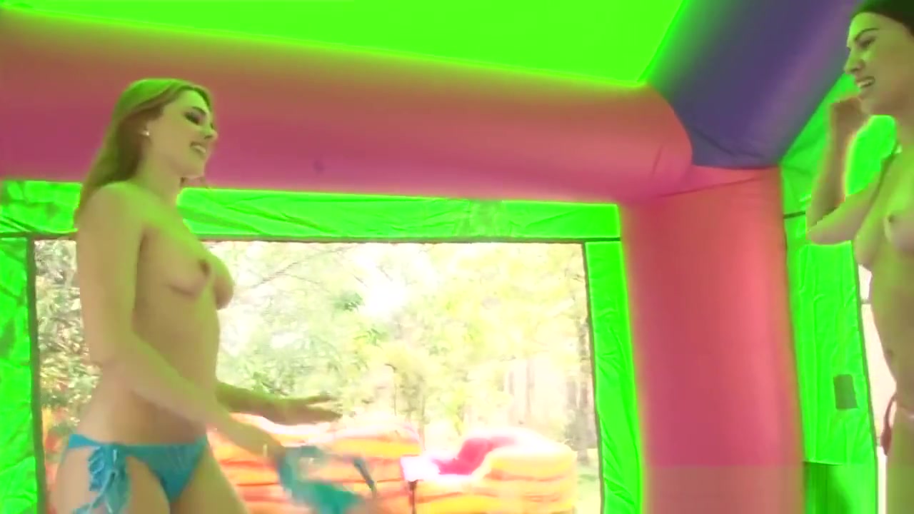 Ginger Lesbian Pussylicking And Toying In Duo