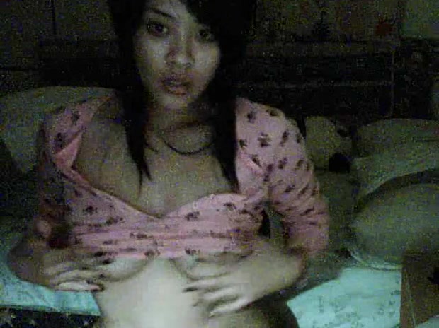 Suckable medium tits needs to be teased by me