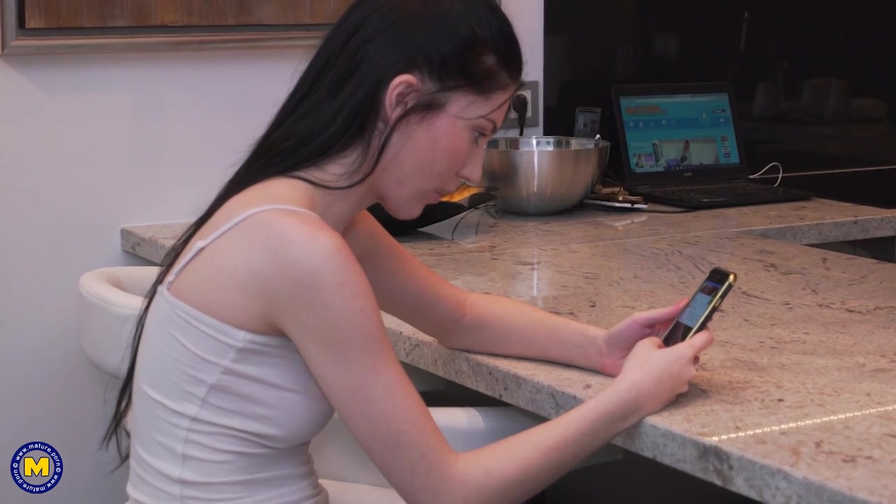 Horny Mature Lsut Eating A Hot Teens Ass And More - MatureNl