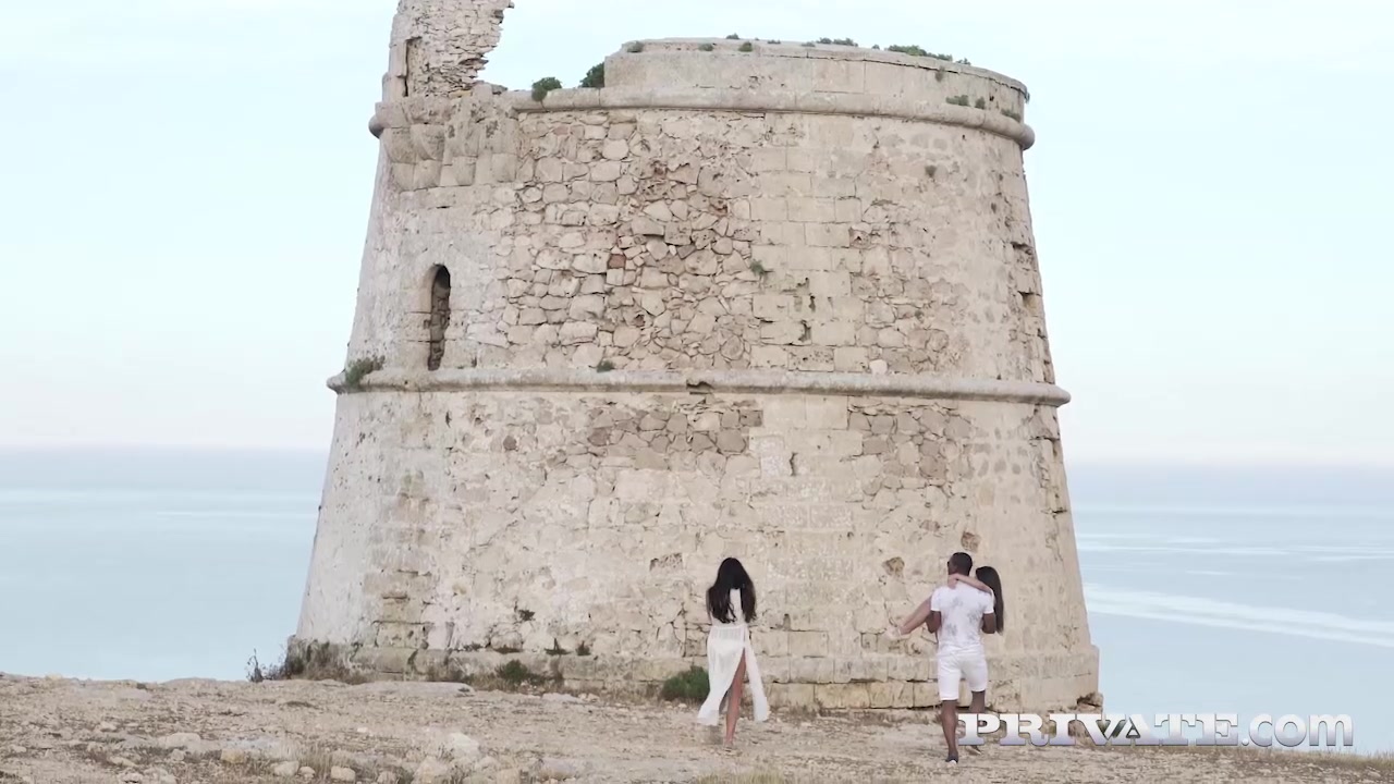 Anita Bellini and Eveline Dellai Have Interracial Threeway - Private