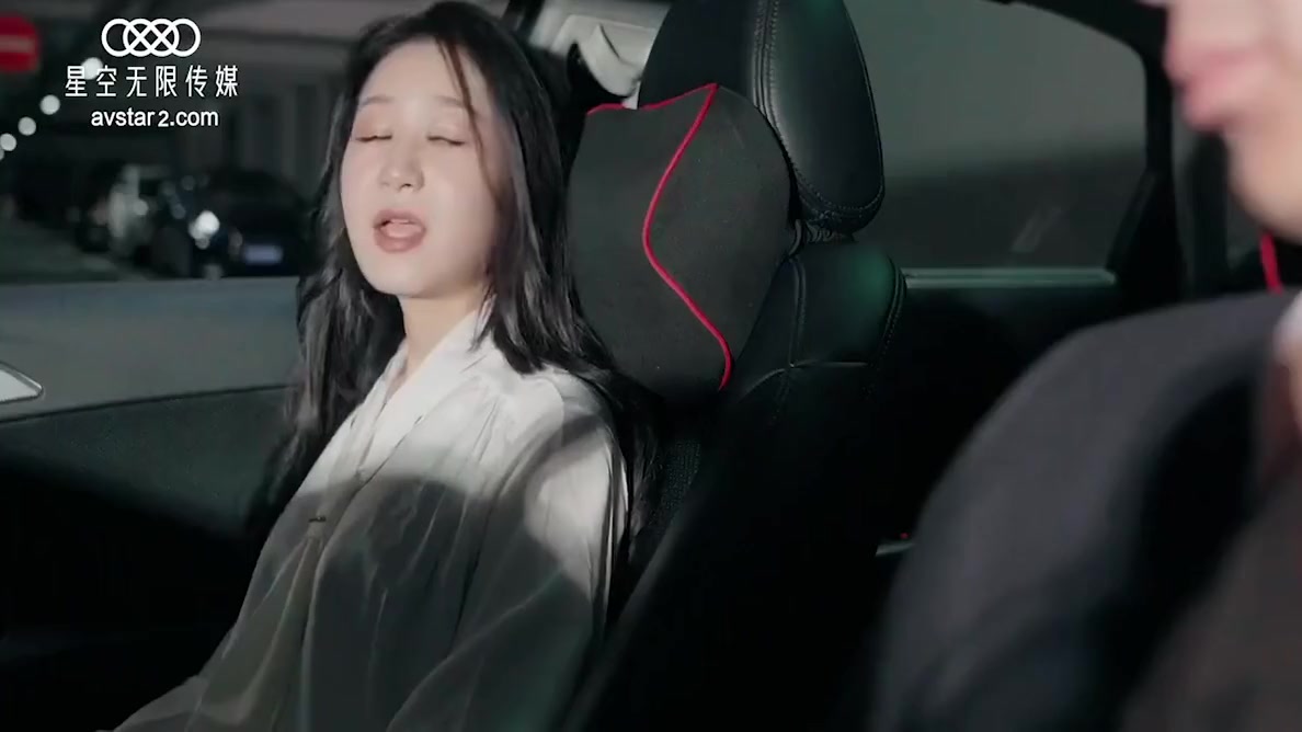 The Rich Woman Keeps The Driver For Sex