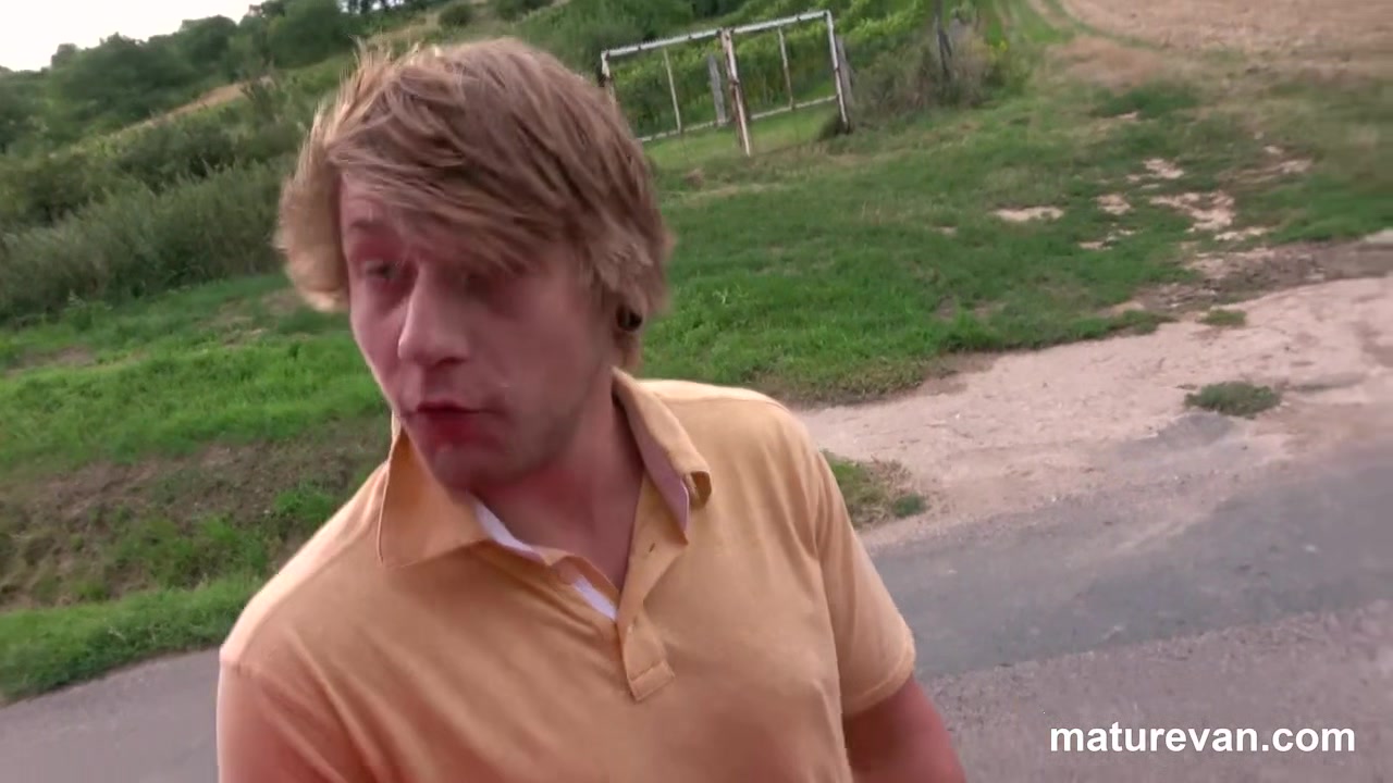 Cougar Picks up Horny Dudes on the Road - Maturevan
