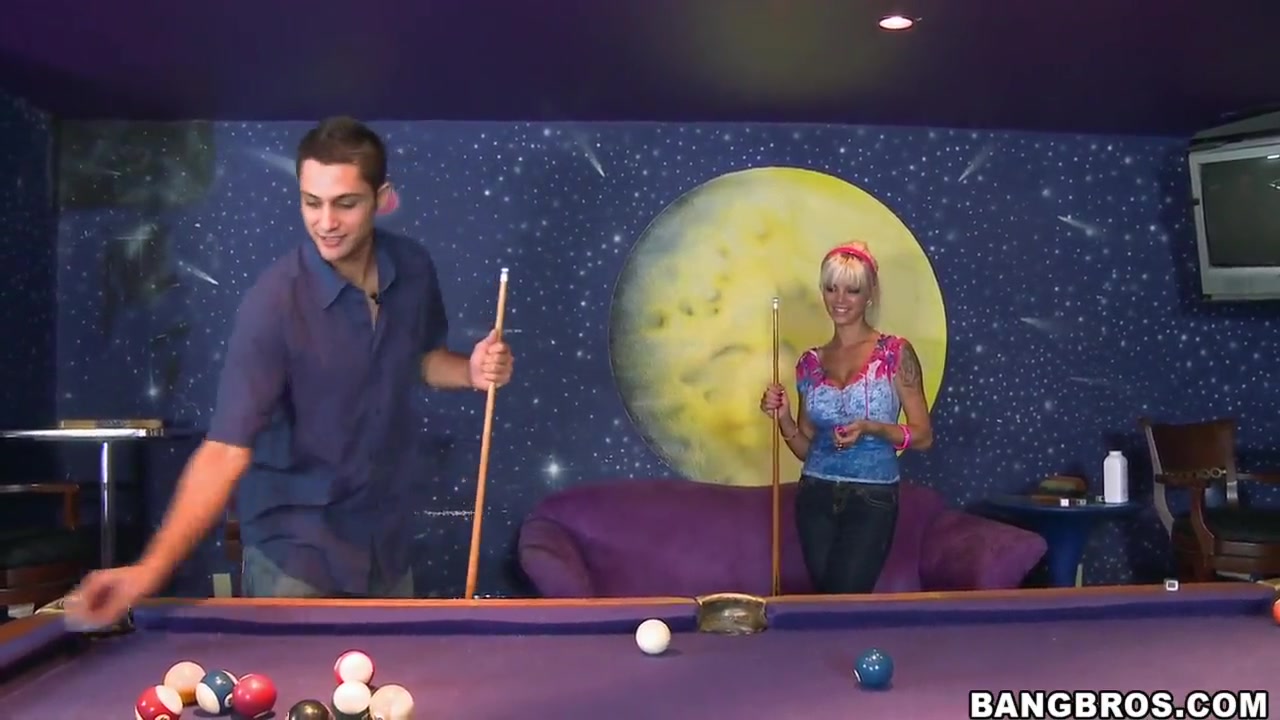 Gorgeous babe Delta White seduces a guy over pool game