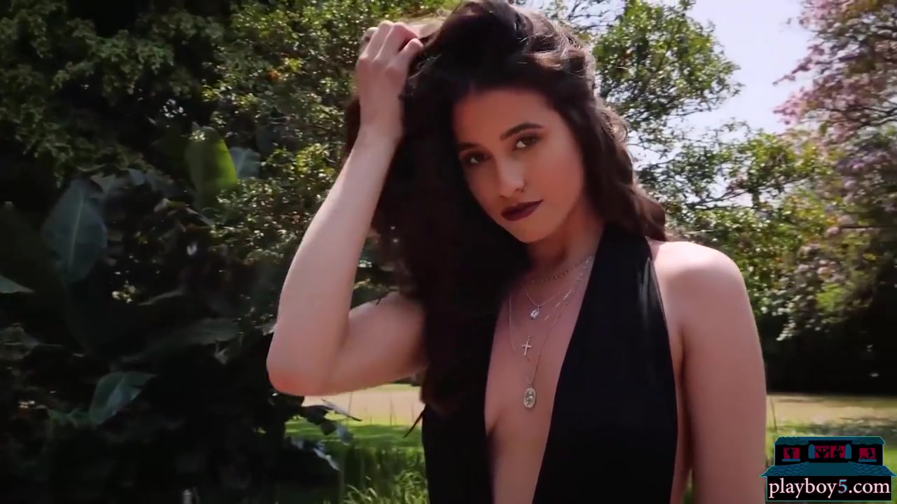 Megan Blake - Gorgeous All Natural Model Babe Outdoor Striptease For