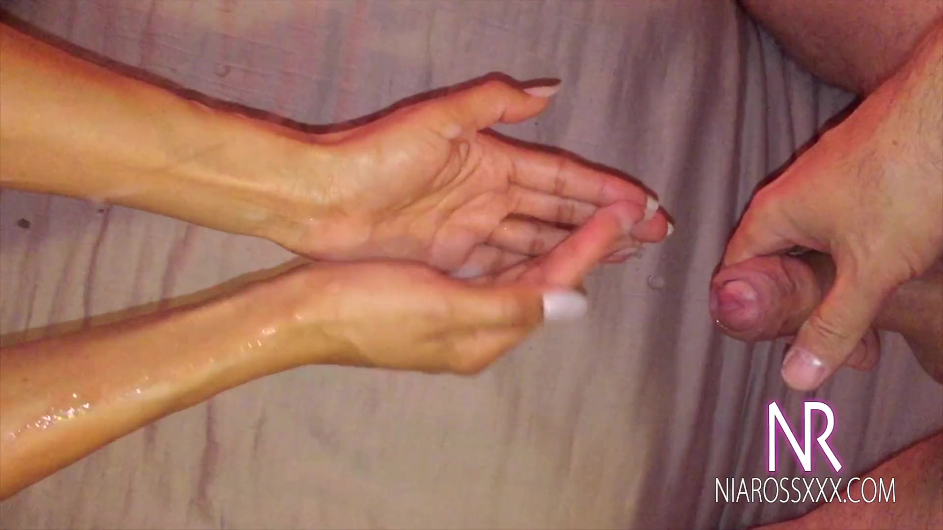 Cum Hand Lotion - Sex Movies Featuring Niarossxxx
