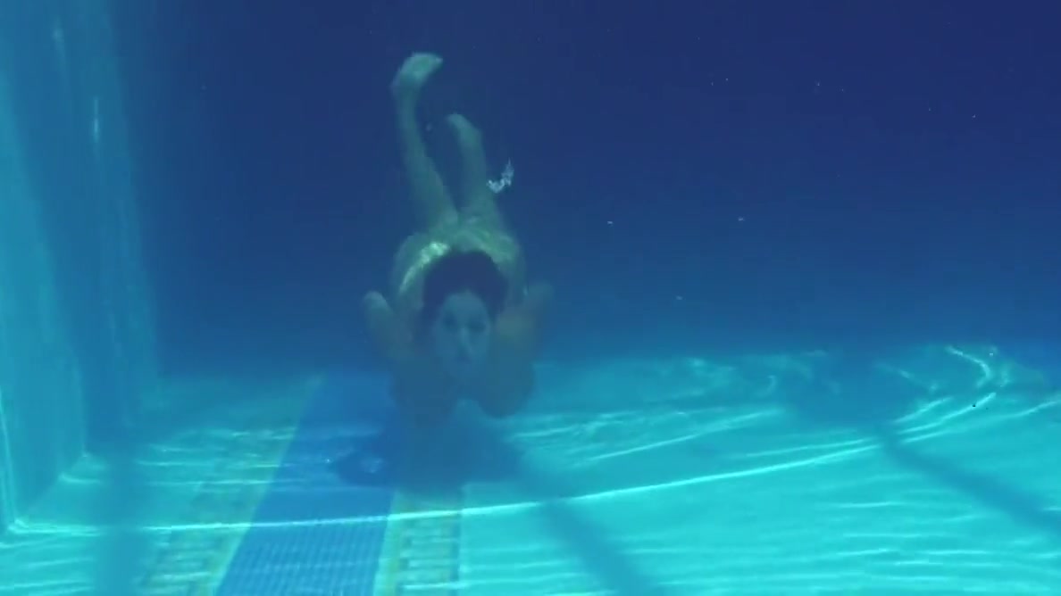 Wont Disappoint You By The Poolside