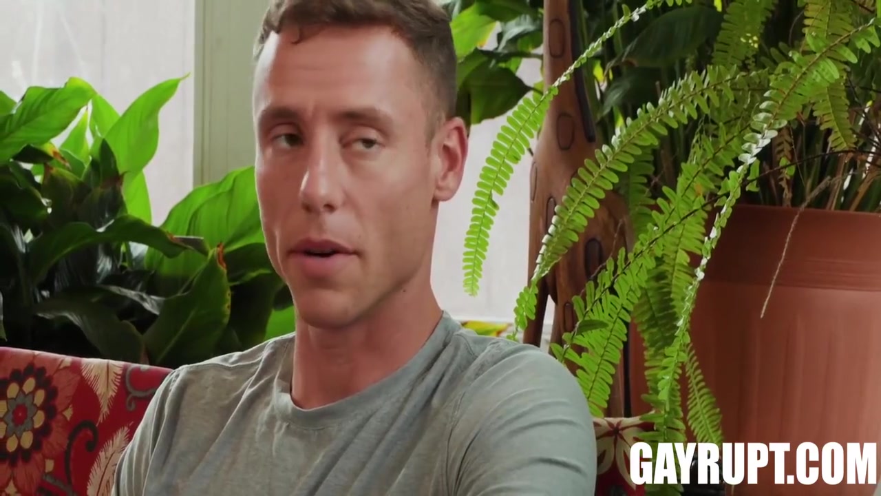 Housemate Heat 7 Min - Justin Matthews, Des Irez And Gay Porn