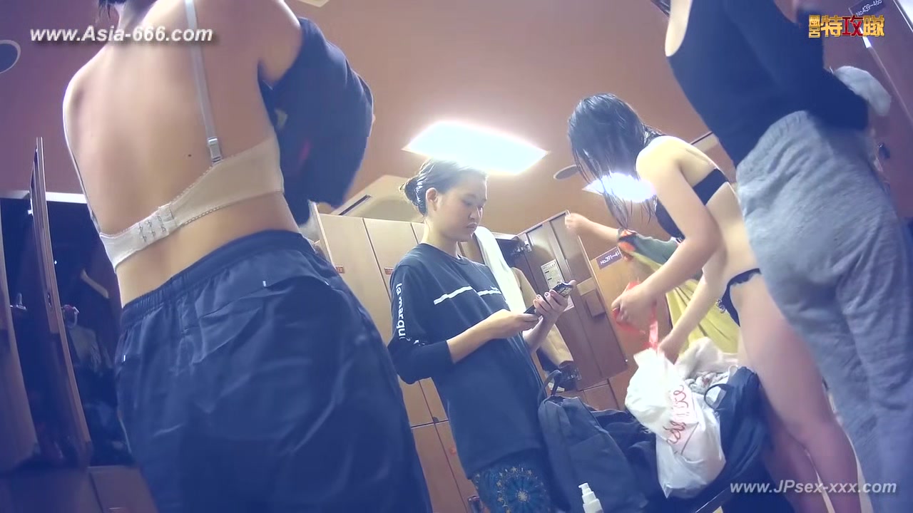 japanese public bathroom changeroom.88
