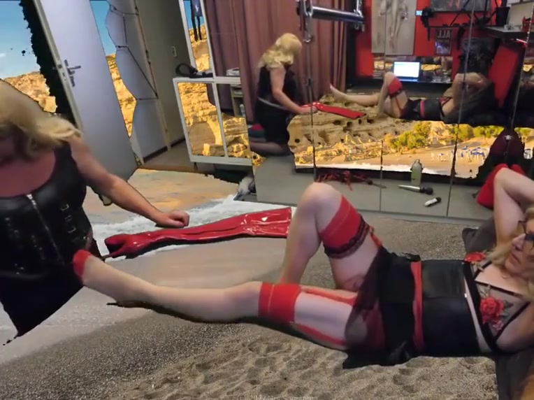 Mrs Samantha Showing Pumps And Boots Xhdkho
