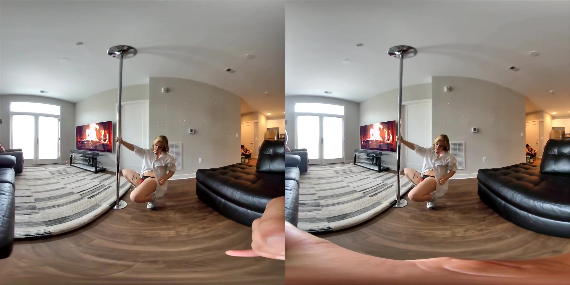 Soleil - Pole Dance - Curvy Big Tits Striptease