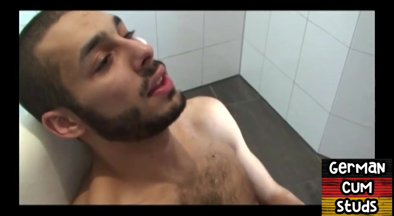 German stud barebacks gaydaddy in bathroom and gets facial