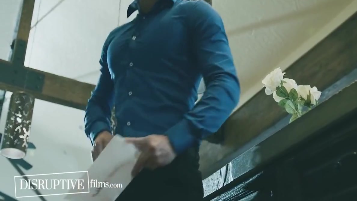 Real Estate Agent Fucks Hunky House Buyer With Wife In Other Room