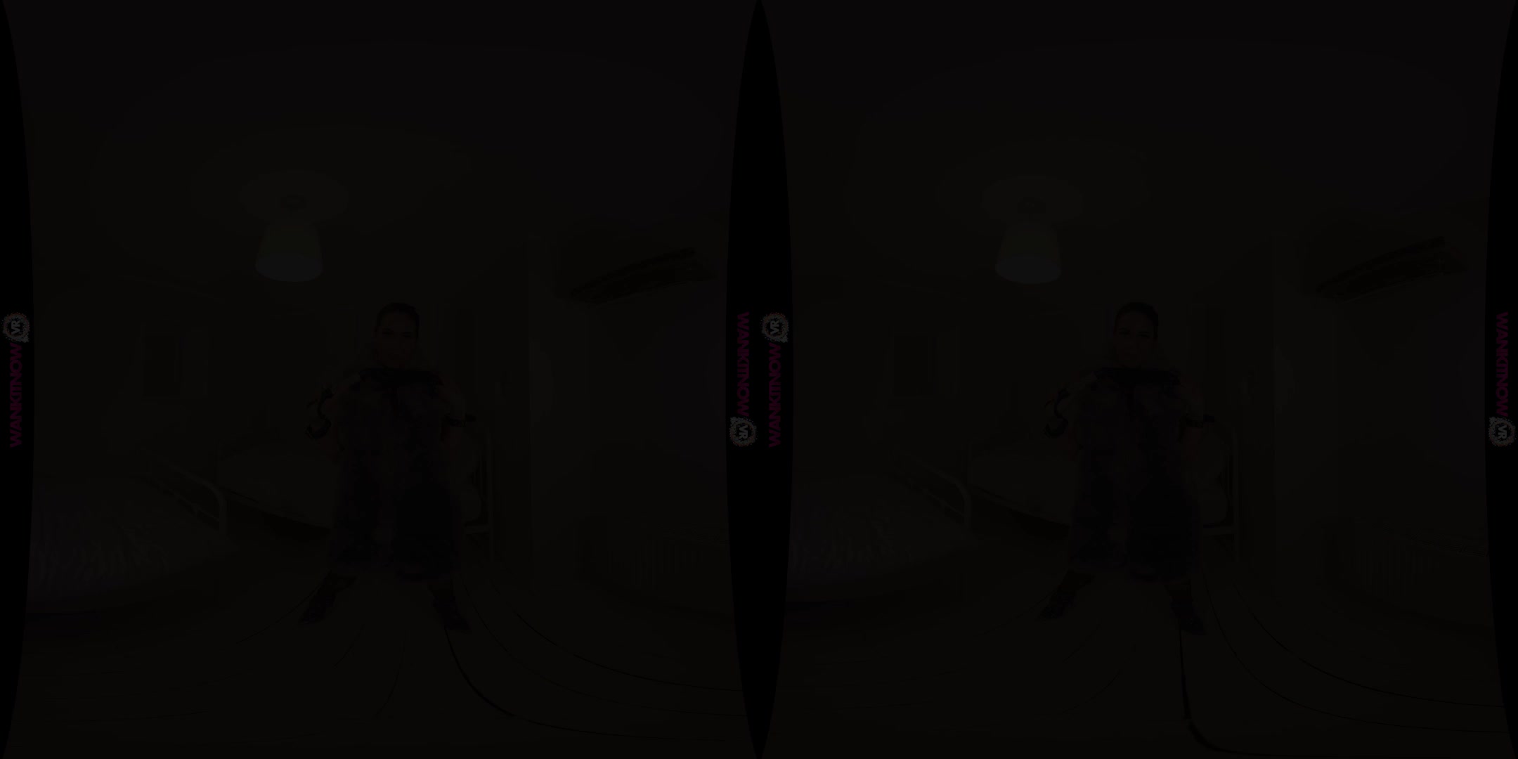 Get Naked featuring Roxxy Lea - WankitNowVR
