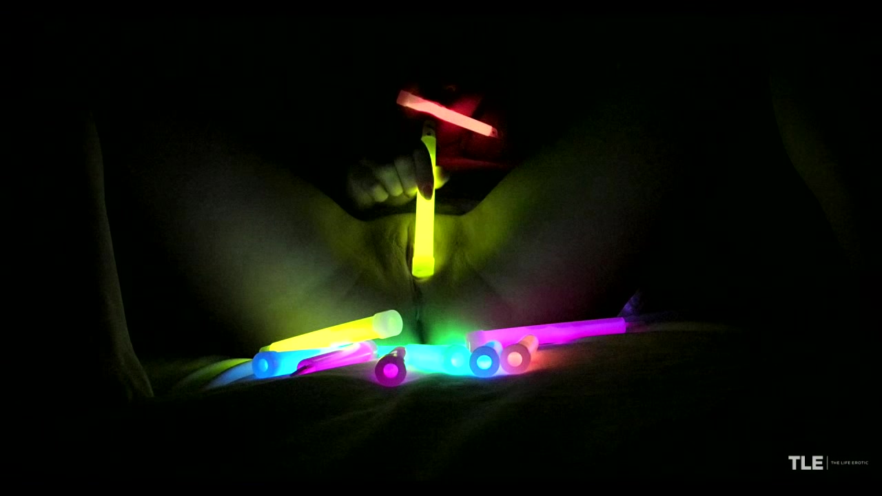 Glow Of The Night - Lisa Dawn - TheLifeErotic