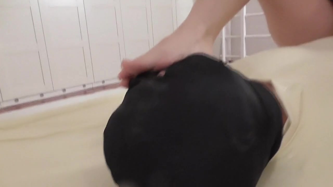Foot worship in vacuum bed by Foot Girls