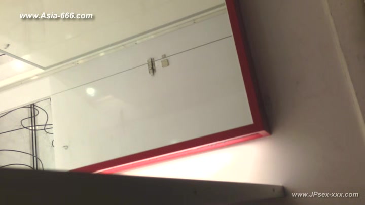 peeping singapore changeroom.2