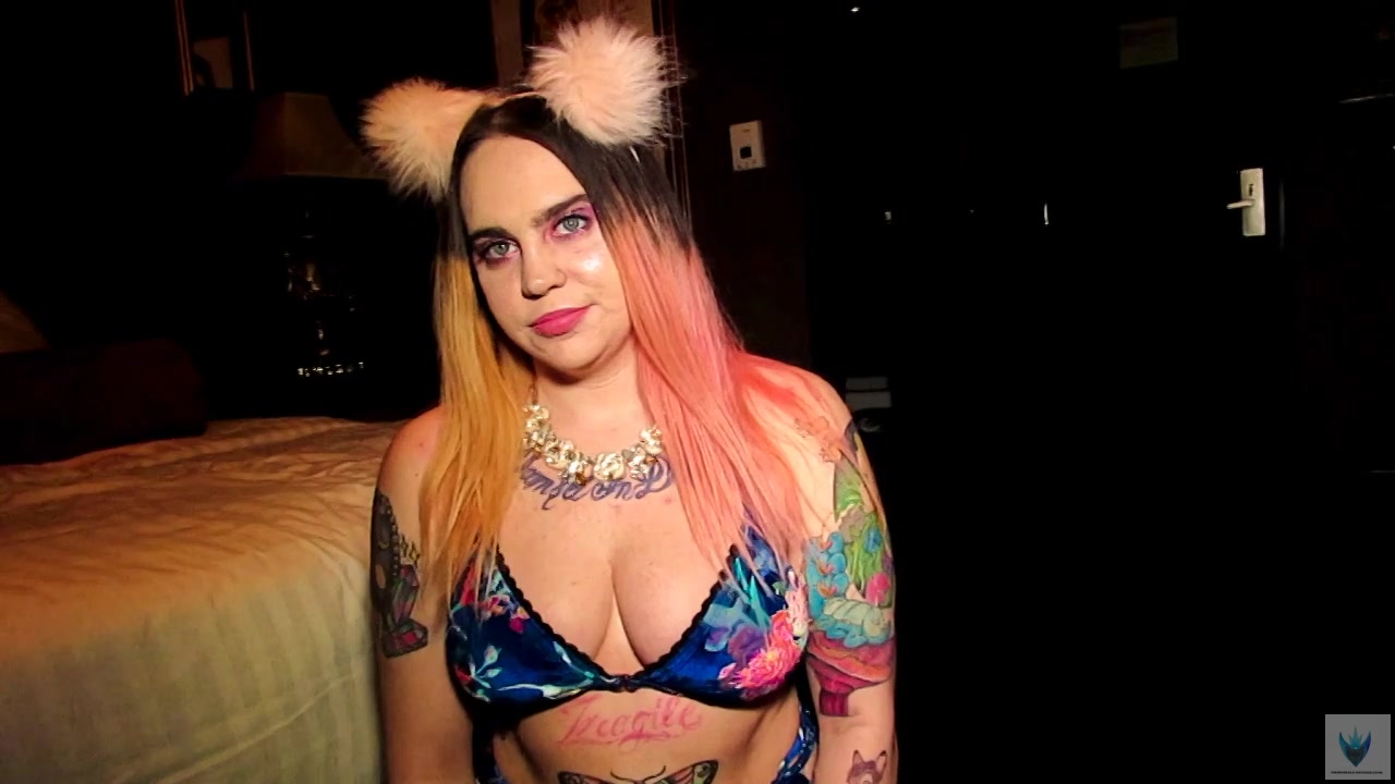 Goth Girl Devours Dick - Tonyhookxxx