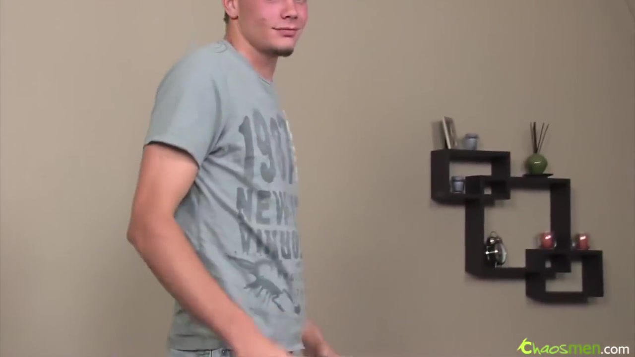 Solo: Surprised Southern Twink Gets Hard On Cam