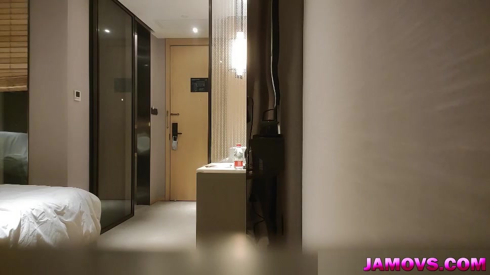 asian girl sex in a hotel