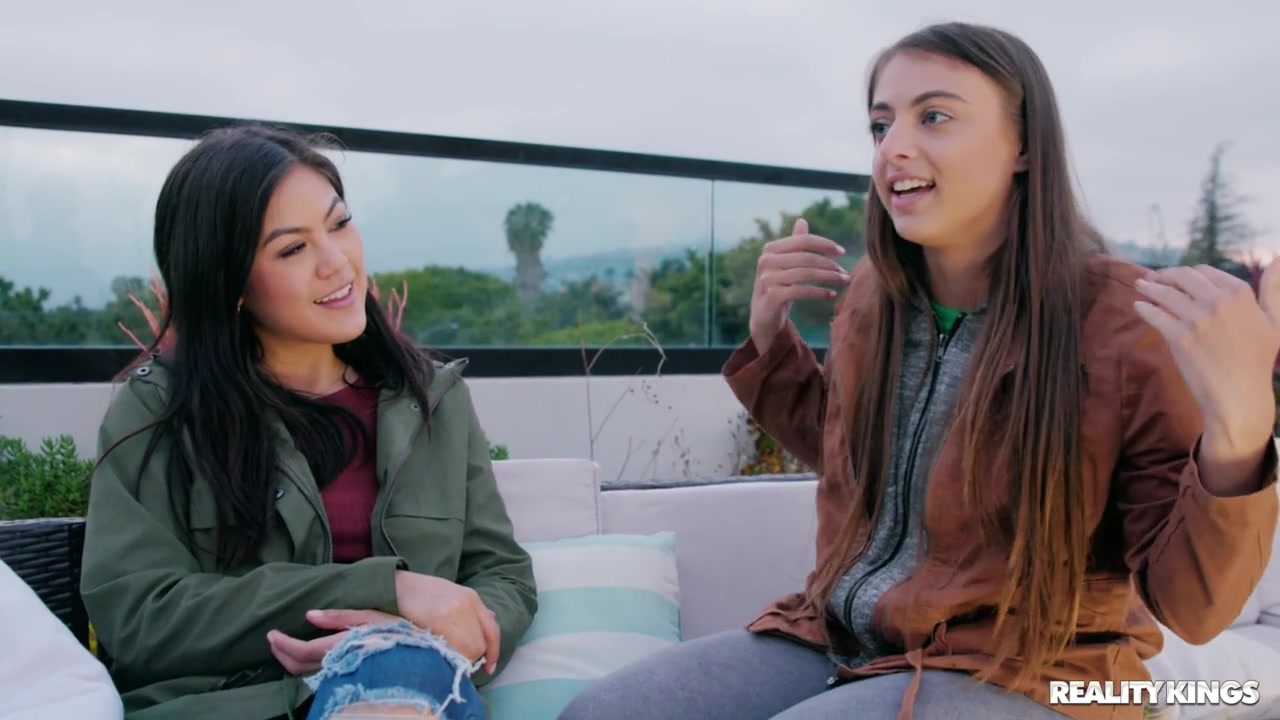 Carter Cruise & Gina Valentina & Abella Danger & Sloan Harper in WLT S01E03: Bonding Time - WeLiveTogether
