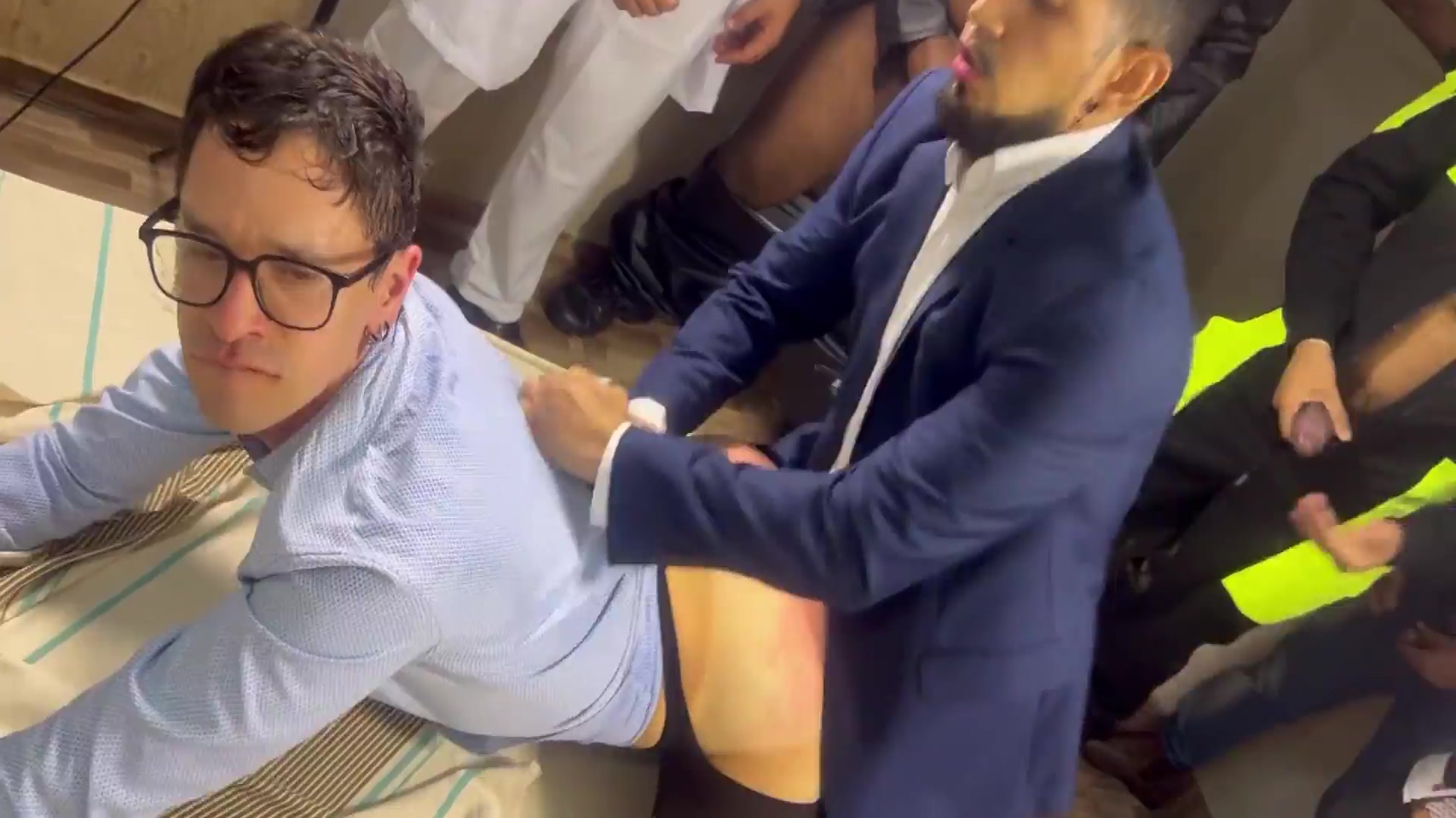 Yuri Gaucho, Black Crioulo And Douglas Machado In Profissonais Fodendo O Cliente E Garantindo O Bonus Do Mes - Sexo Gay Parodia - Sexo Interracial Brasil