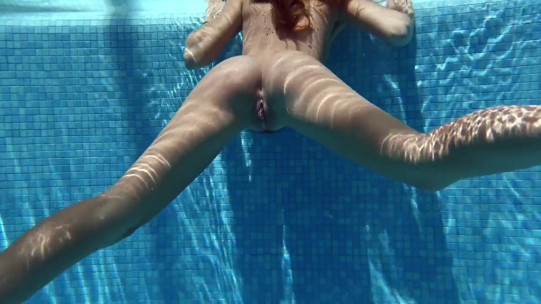 Tiffany Blonde Perfect Round Booty teen 18+ Swims Underwater And Undresses