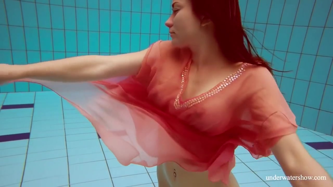 Polish Hot Shaped Deniska Swimming Nude