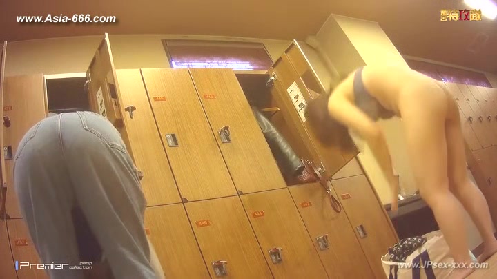 japanese public bathroom changeroom.***